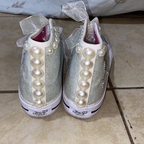 Jojo Siwa Customized sneakers - Picture 2 of 5